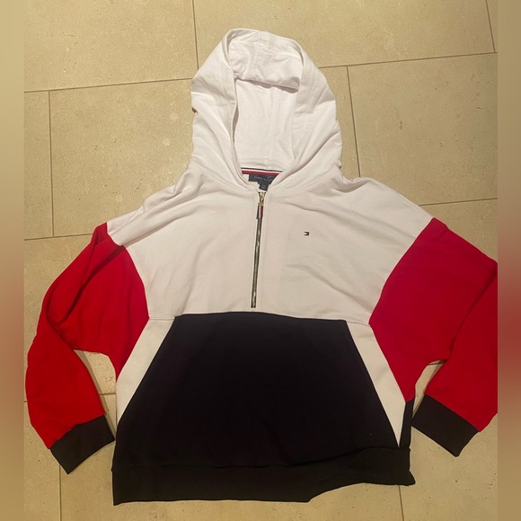 Tommy Hilfiger Quarter Zip/Sweatshirt! With Tags - Picture 4 of 4